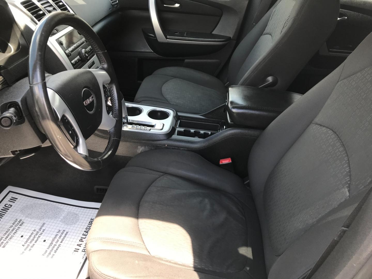 2012 White /Gray GMC Acadia SLE (1GKKVPED0CJ) with an 3.6 V6 engine, Automatic transmission, located at 577 Chester Pike, Prospect Park, PA, 19076, (610) 237-1015, 39.886154, -75.302338 - Photo#12